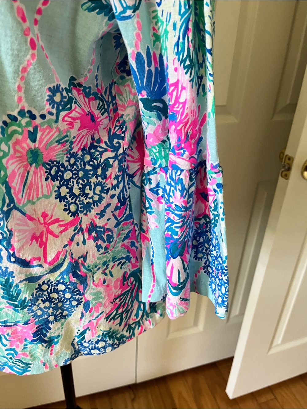 Lilly Pulitzer Pima Cotton Printed Top | Size L | Bell Sleeve EUC - Picture 4 of 8